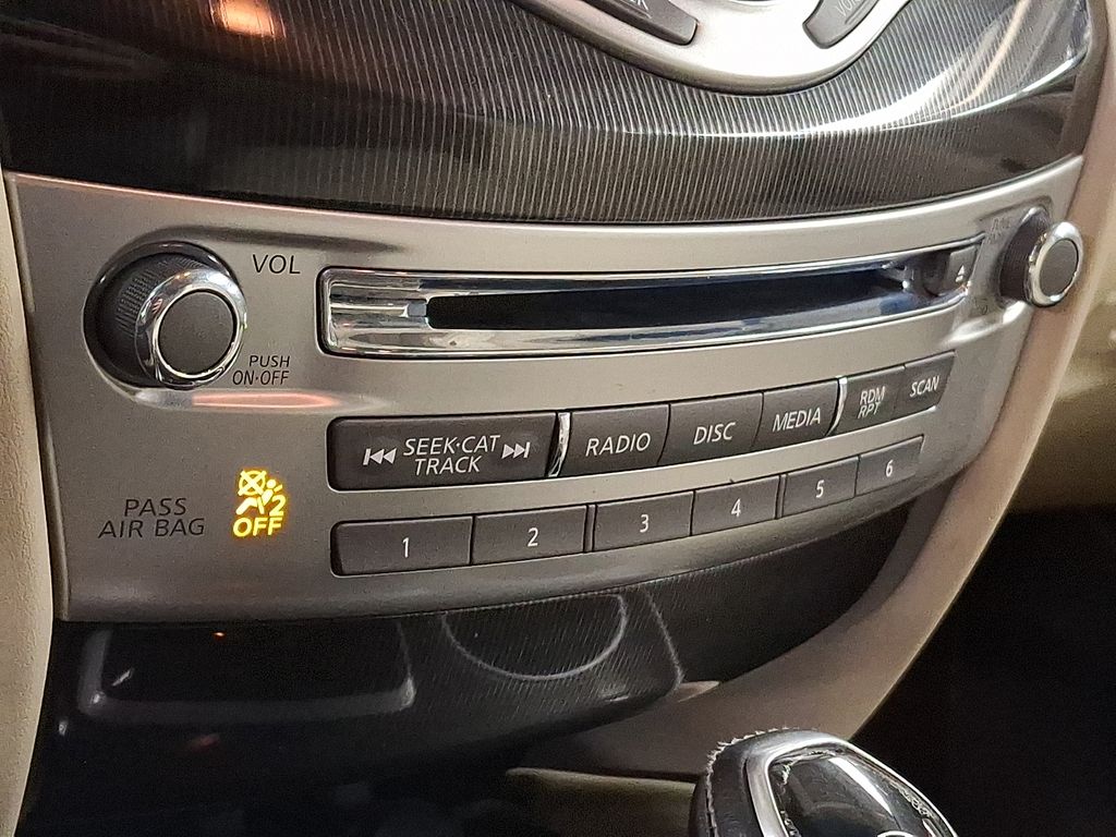 Thumbnail: 2017 INFINITI QX60 - 14