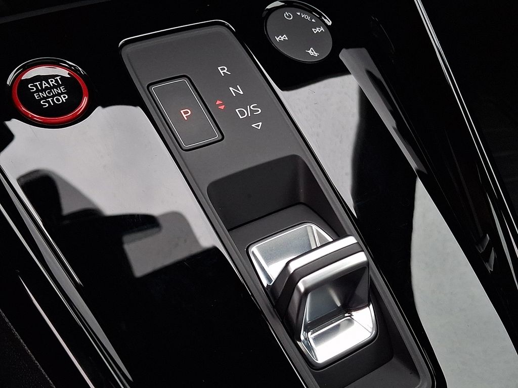 Thumbnail: 2024 Audi RS 3 - 12