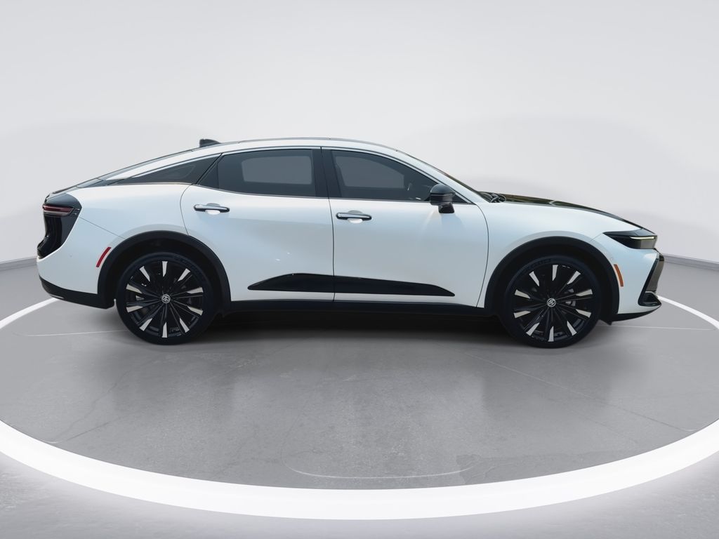 Thumbnail: 2023 Toyota Crown - 9