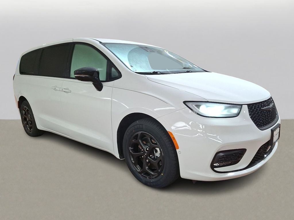 Used 2024 Chrysler Pacifica Plug-In Hybrid Select Van Passenger Van
