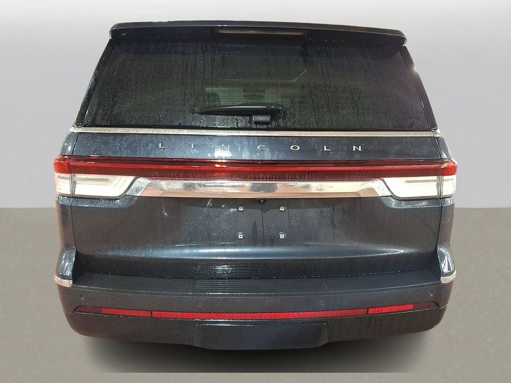 Thumbnail: 2022 Lincoln Navigator - 4
