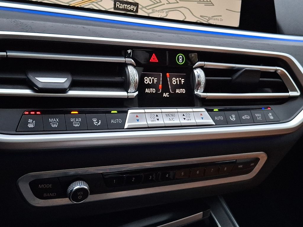 Thumbnail: 2021 BMW X7 - 14