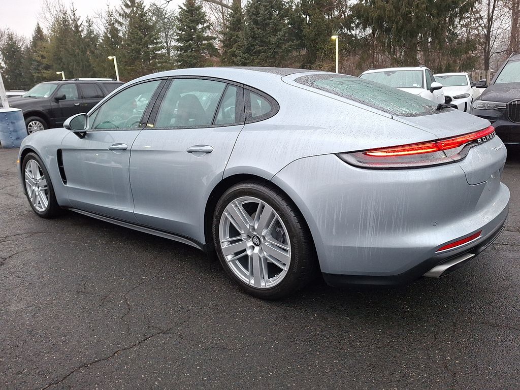 Thumbnail: 2023 Porsche Panamera - 6