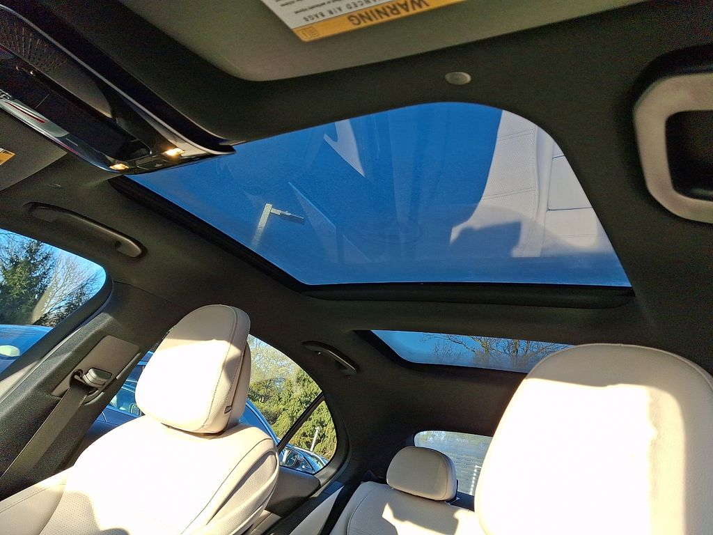 Thumbnail: 2022 Mercedes-Benz C-Class - 10