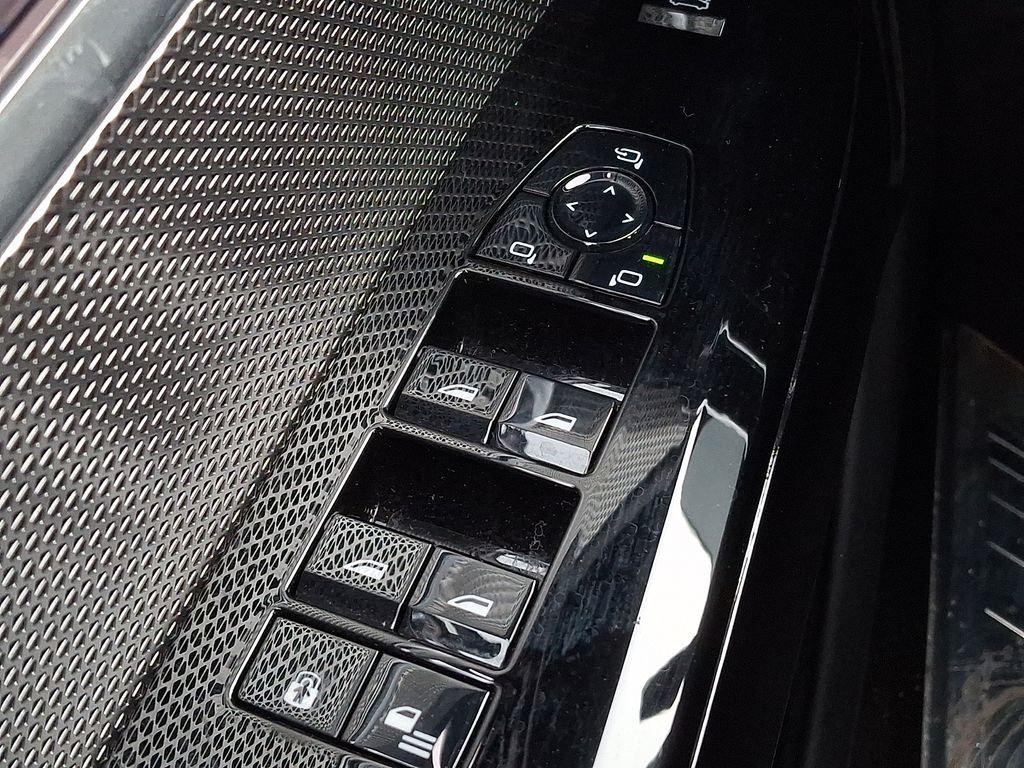 Thumbnail: 2023 BMW 7 Series - 23