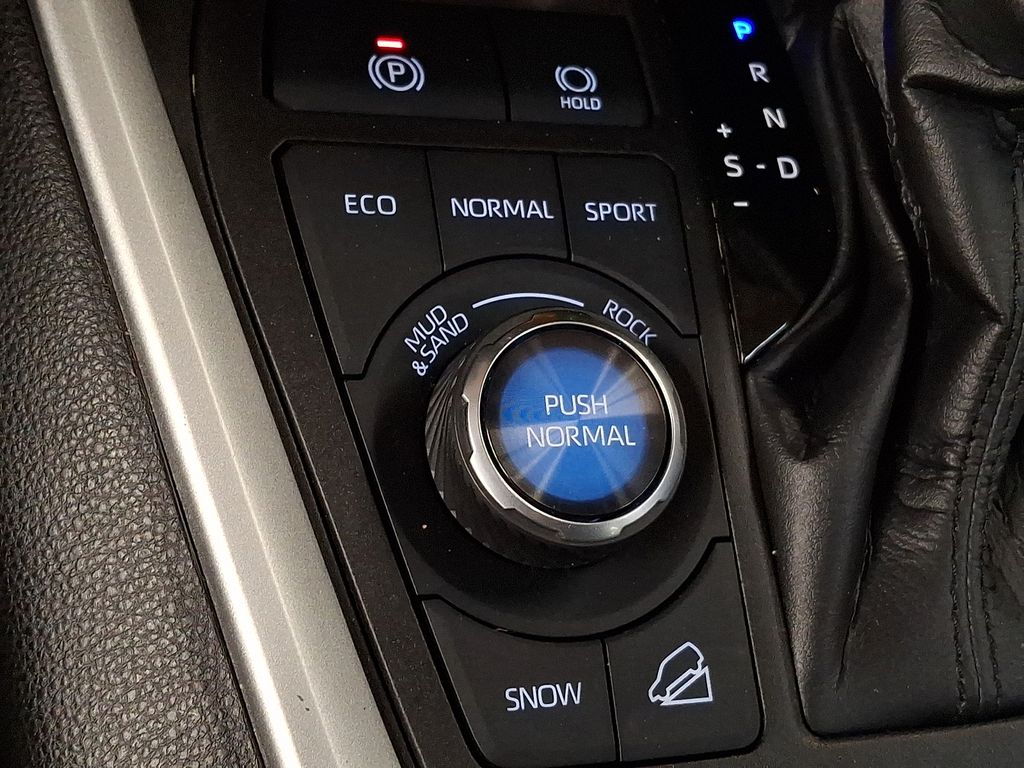 Thumbnail: 2023 Toyota RAV4 - 21