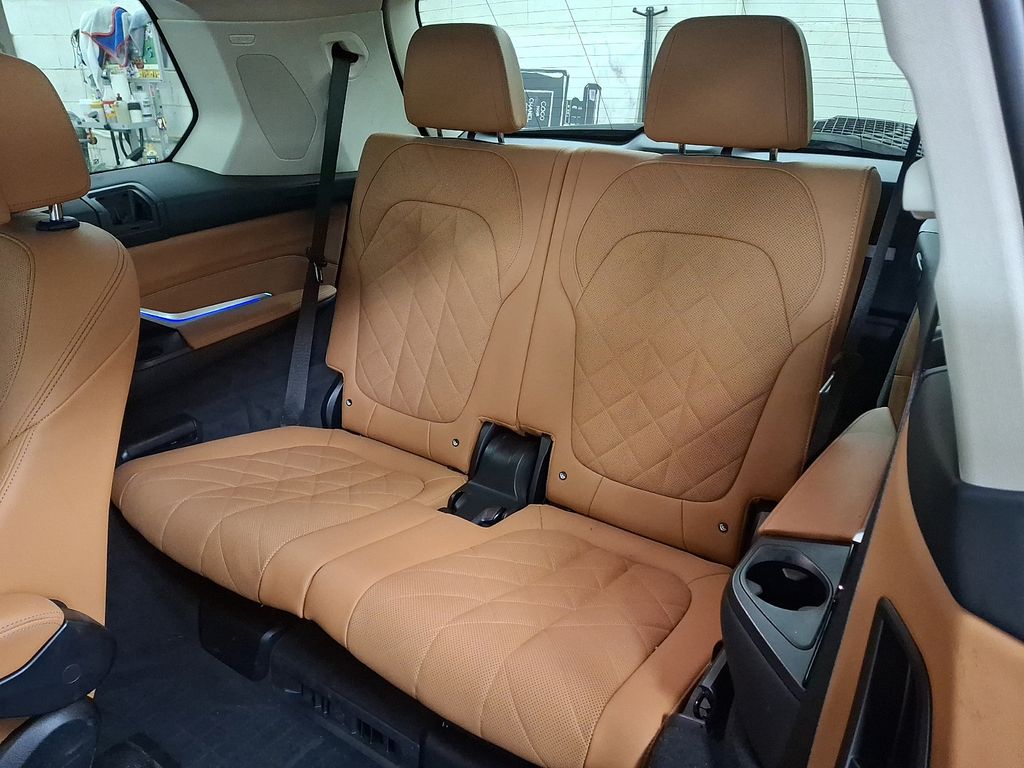 Thumbnail: 2023 BMW X7 - 8