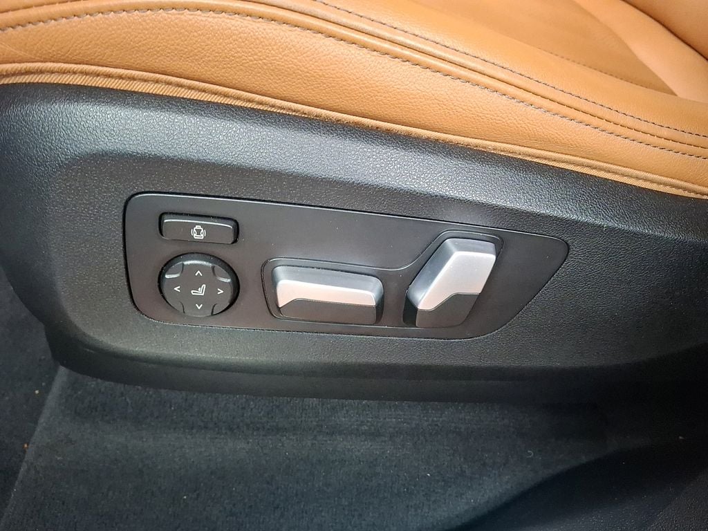 Thumbnail: 2021 BMW X7 - 12