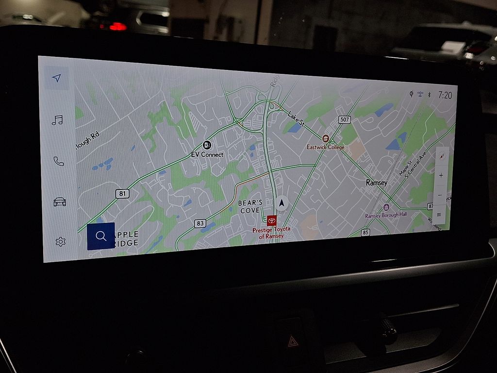 Thumbnail: 2023 Lexus UX - 15