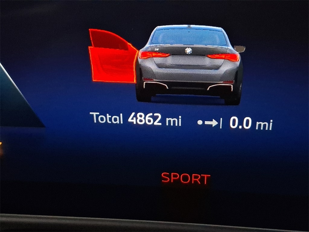 Thumbnail: 2025 BMW i4 - 13