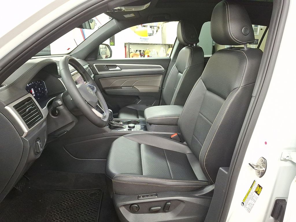 Thumbnail: 2022 Volkswagen Atlas - 9