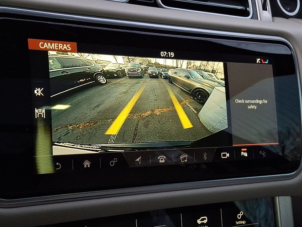 Thumbnail: 2022 Land Rover Range Rover - 13