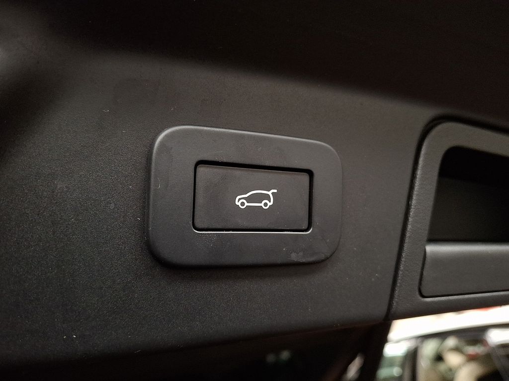 Thumbnail: 2023 Land Rover Range Rover Velar - 27