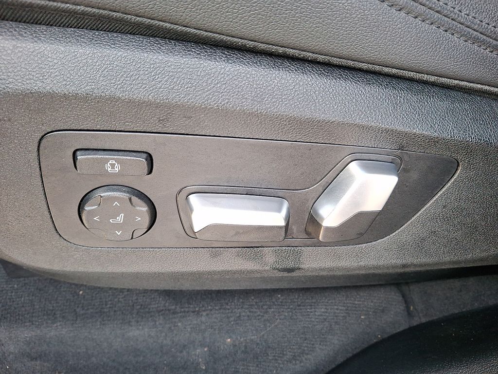 Thumbnail: 2020 BMW X5 - 10