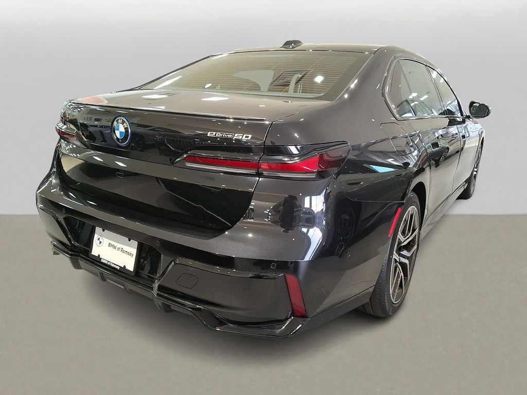 Thumbnail: 2025 BMW i7 - 3