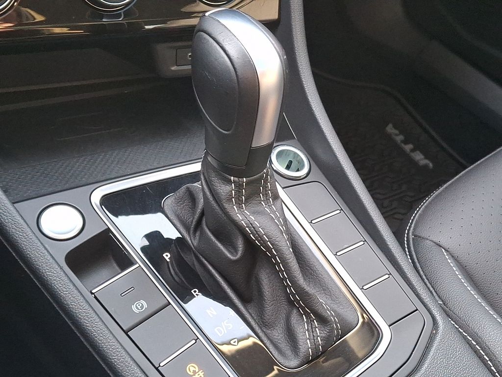 Thumbnail: 2021 Volkswagen Jetta - 12