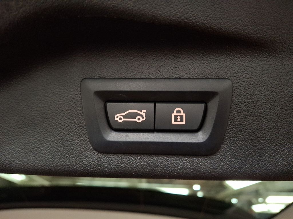 Thumbnail: 2023 BMW X7 - 29