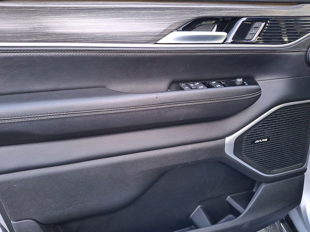 Thumbnail: 2024 Jeep Wagoneer - 10