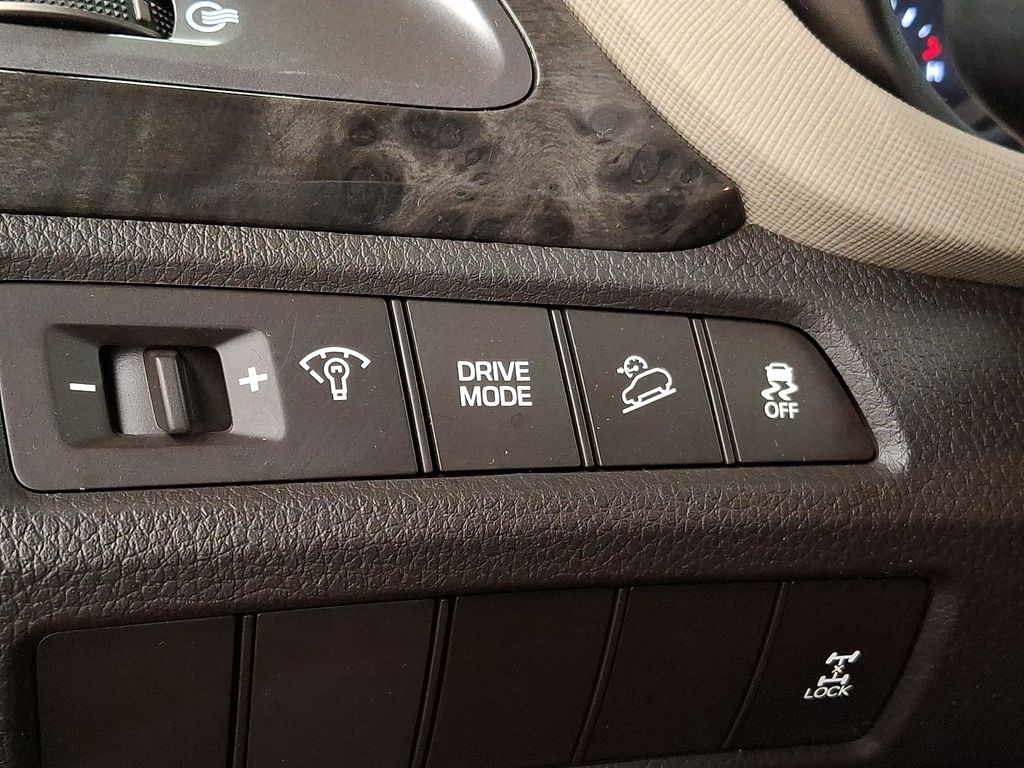 Thumbnail: 2017 Hyundai Santa Fe - 22