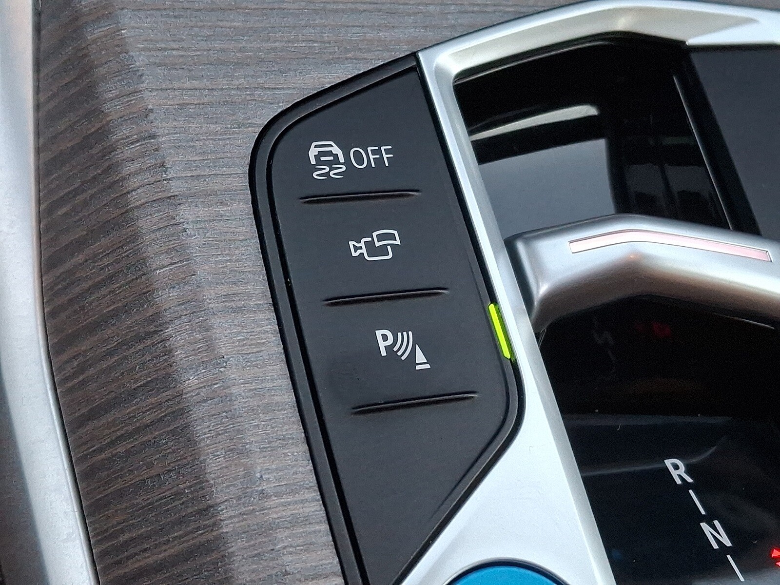 Thumbnail: 2025 BMW i4 - 19