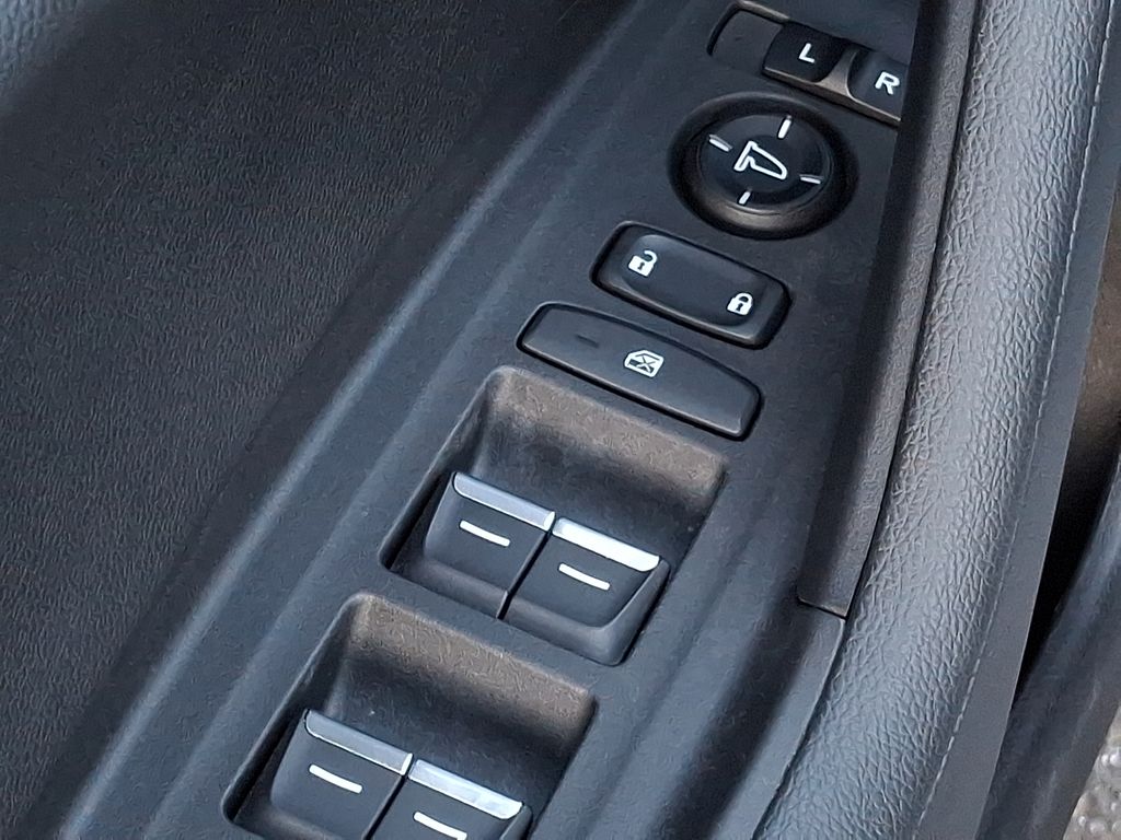 Thumbnail: 2023 Acura TLX - 22