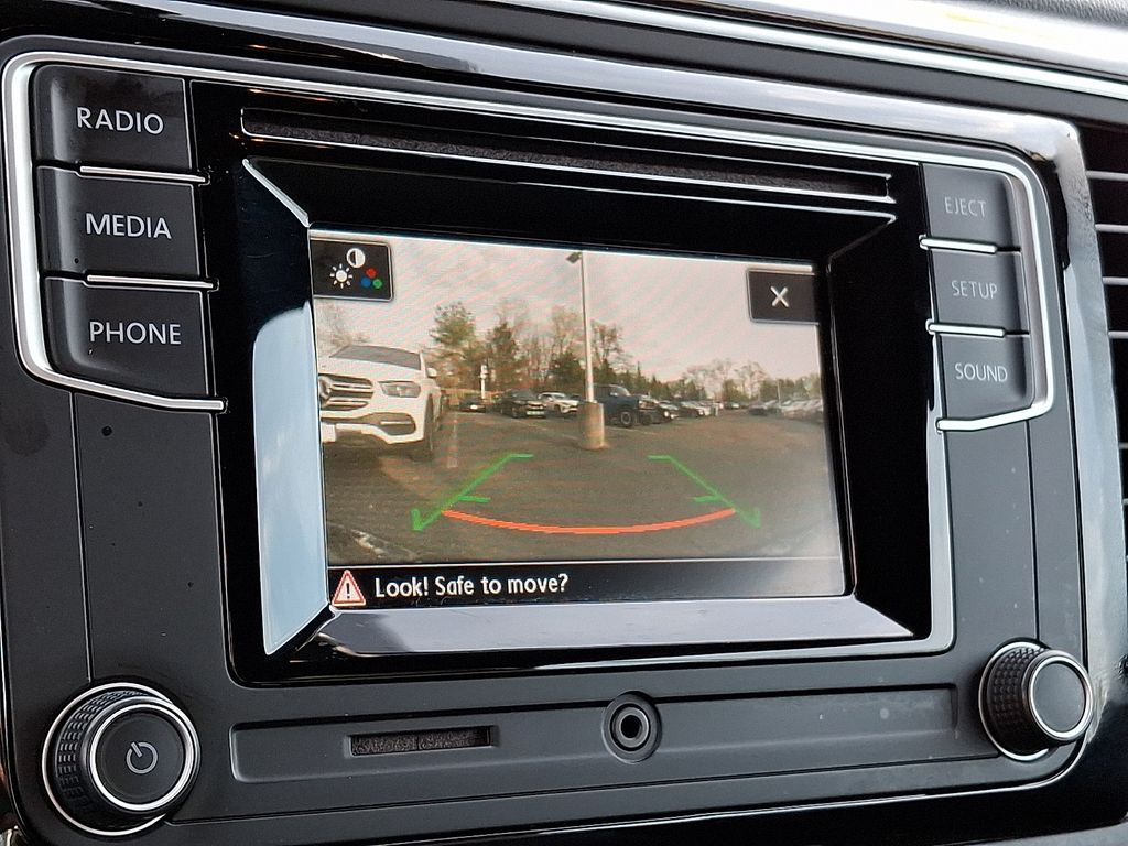 Thumbnail: 2019 Volkswagen Beetle - 15