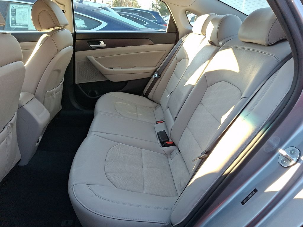 Thumbnail: 2015 Hyundai Sonata - 8