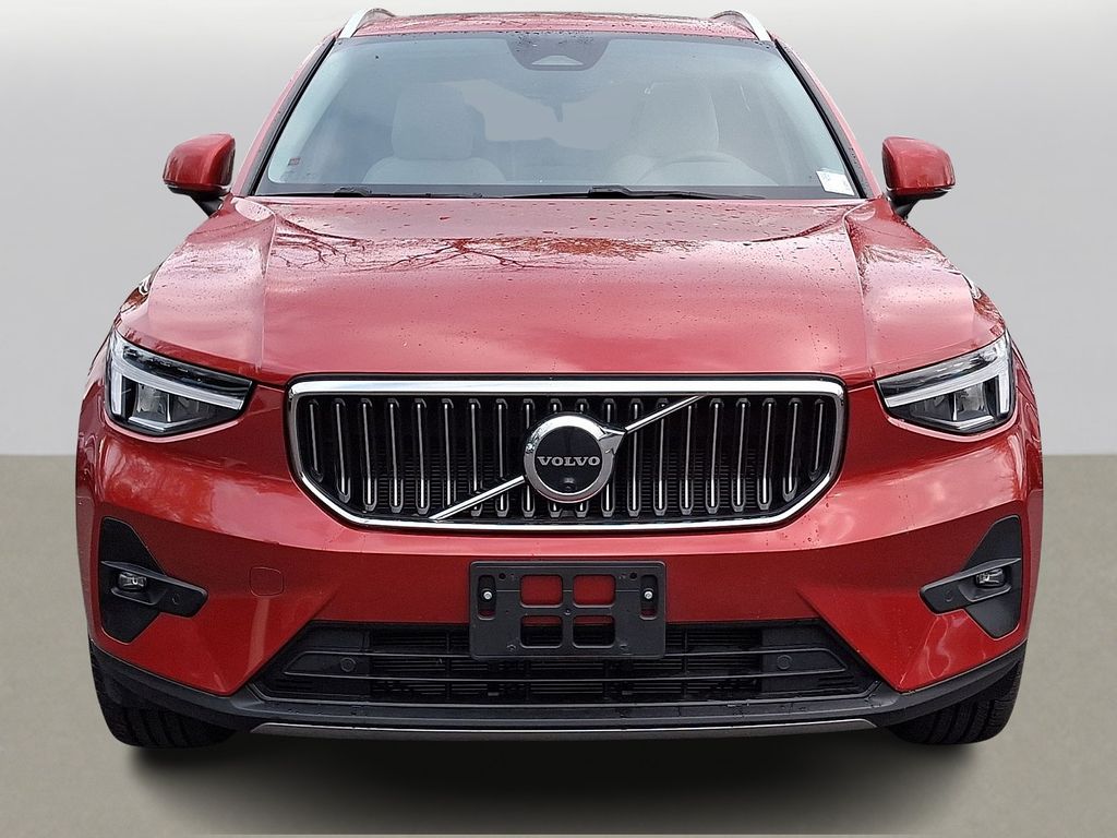 Thumbnail: 2023 Volvo XC40 - 2