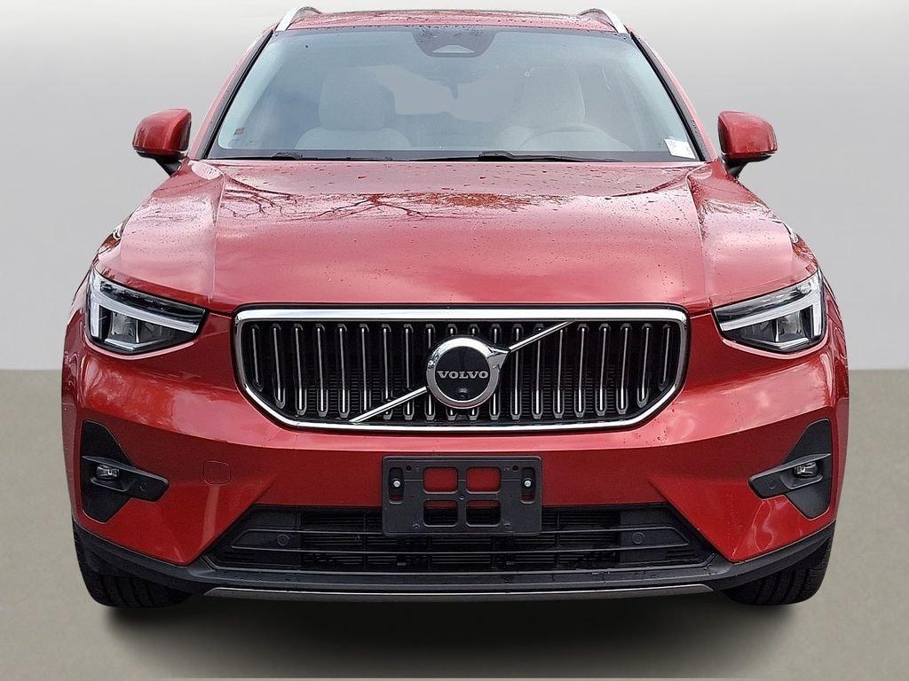Used 2023 Volvo XC40 B5 AWD Plus Bright SUV