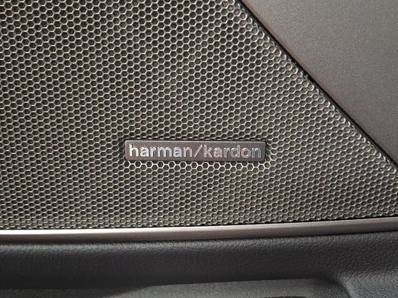 Thumbnail: 2025 BMW 3 Series - 23