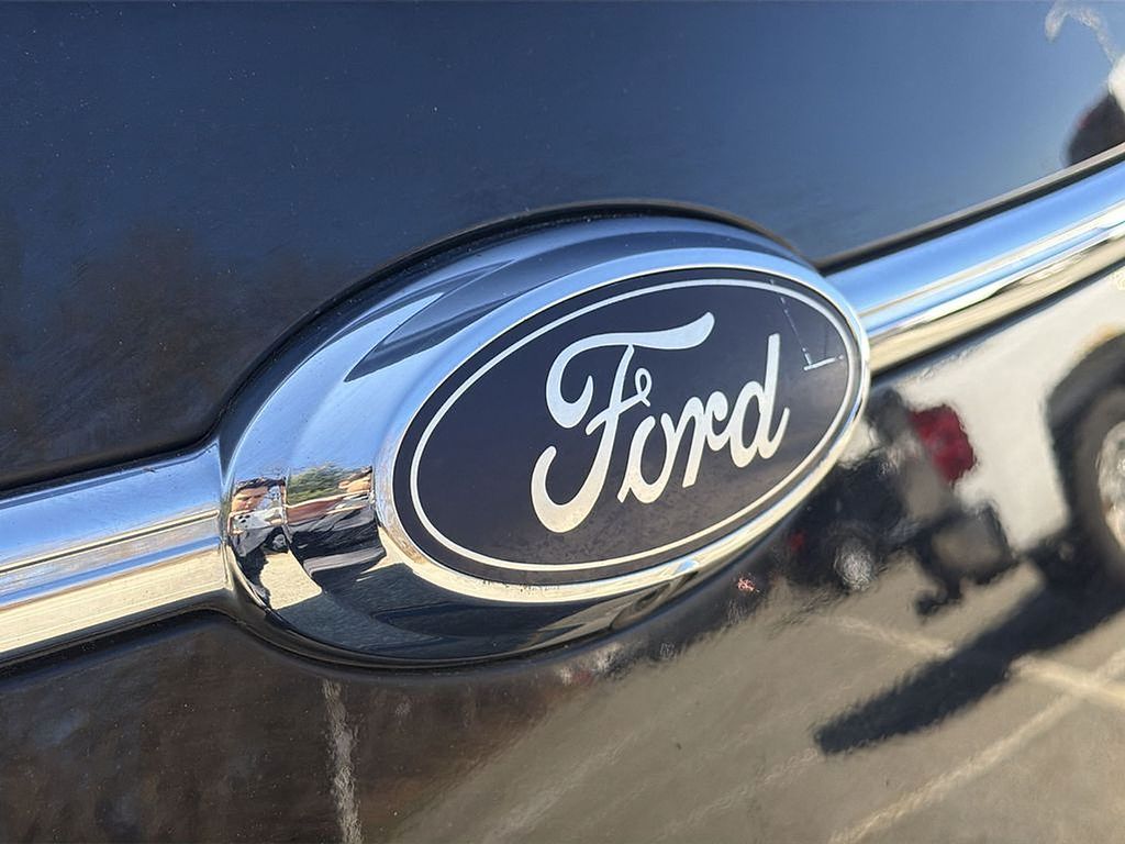 Thumbnail: 2019 Ford Taurus - 15
