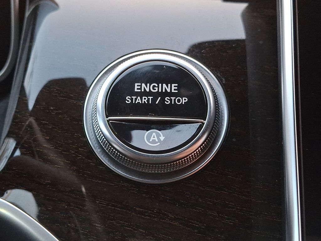 Thumbnail: 2023 Mercedes-Benz GLC - 18