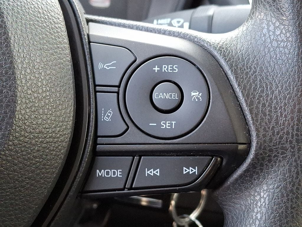 Thumbnail: 2022 Toyota Corolla - 18