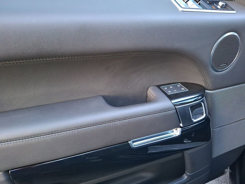 Thumbnail: 2022 Land Rover Range Rover Sport - 8