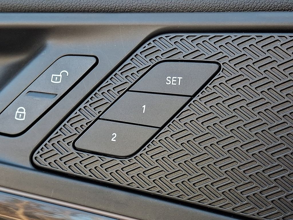 Thumbnail: 2023 BMW X1 - 24