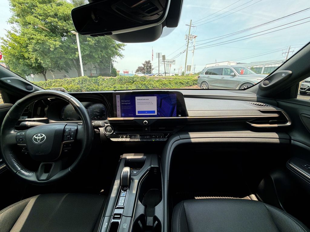 Thumbnail: 2023 Toyota Crown - 18