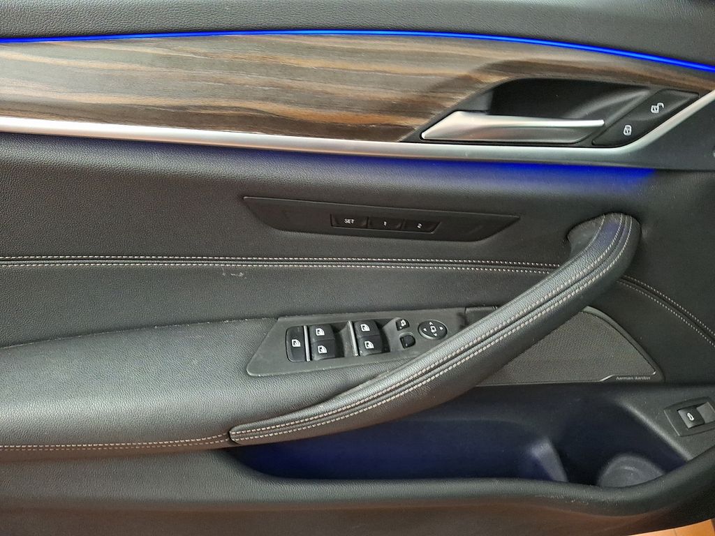 Thumbnail: 2023 BMW 5 Series - 8