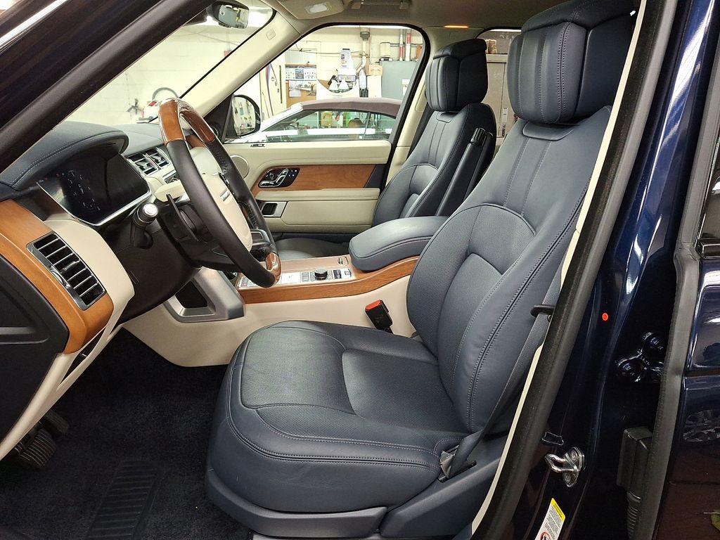 Thumbnail: 2021 Land Rover Range Rover - 9