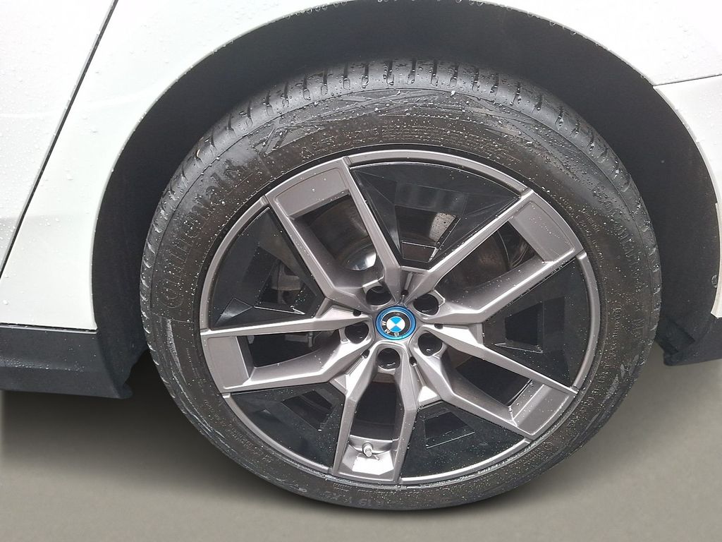 Thumbnail: 2025 BMW i5 - 5