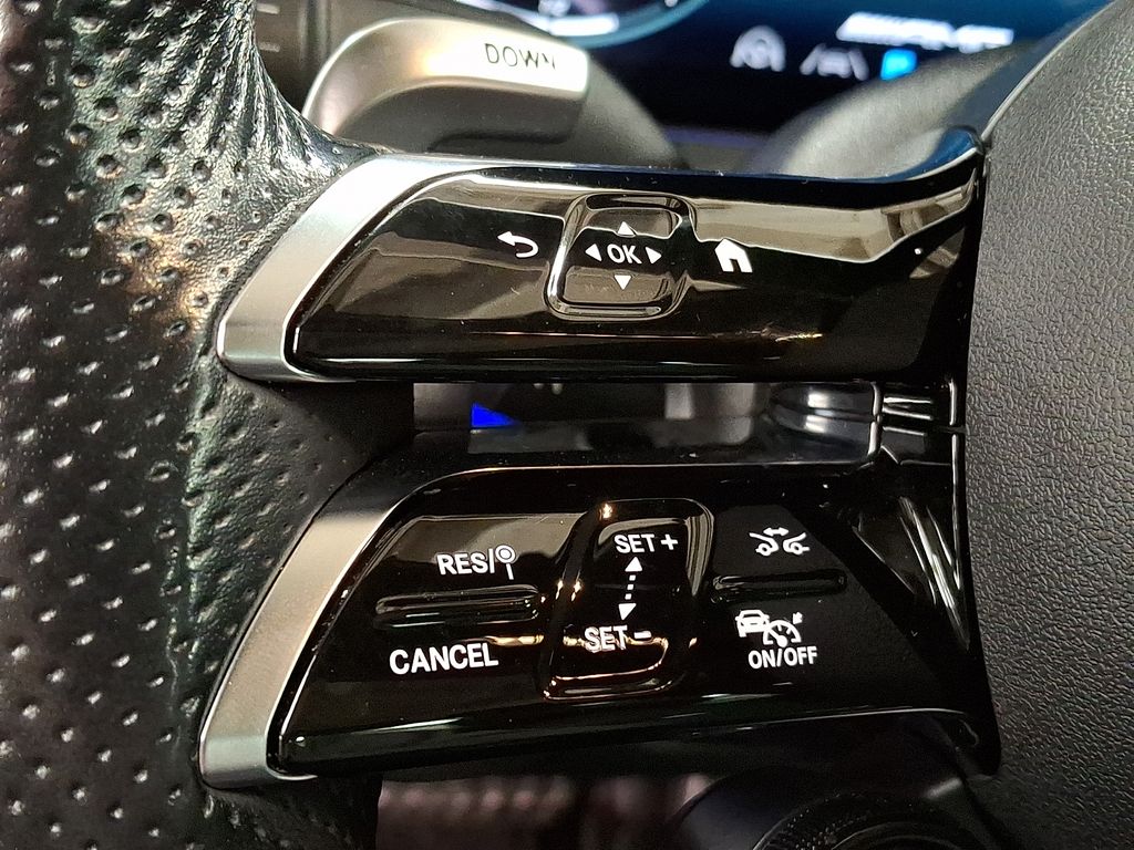 Thumbnail: 2022 Mercedes-Benz E-Class - 15