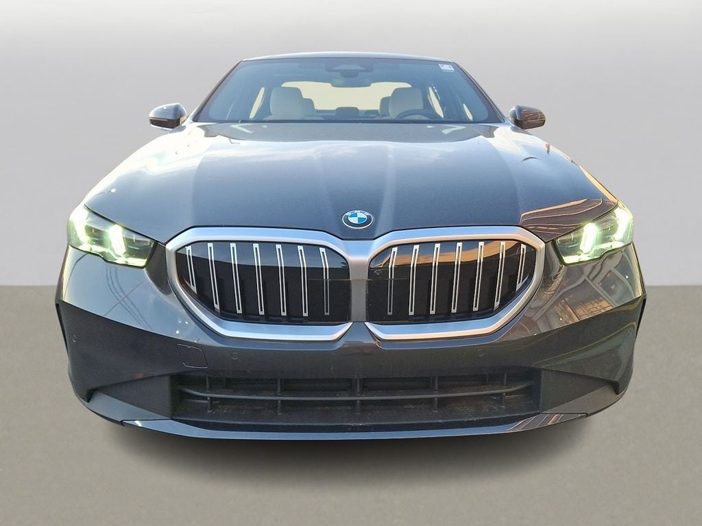 Thumbnail: 2026 BMW 5 Series - 2