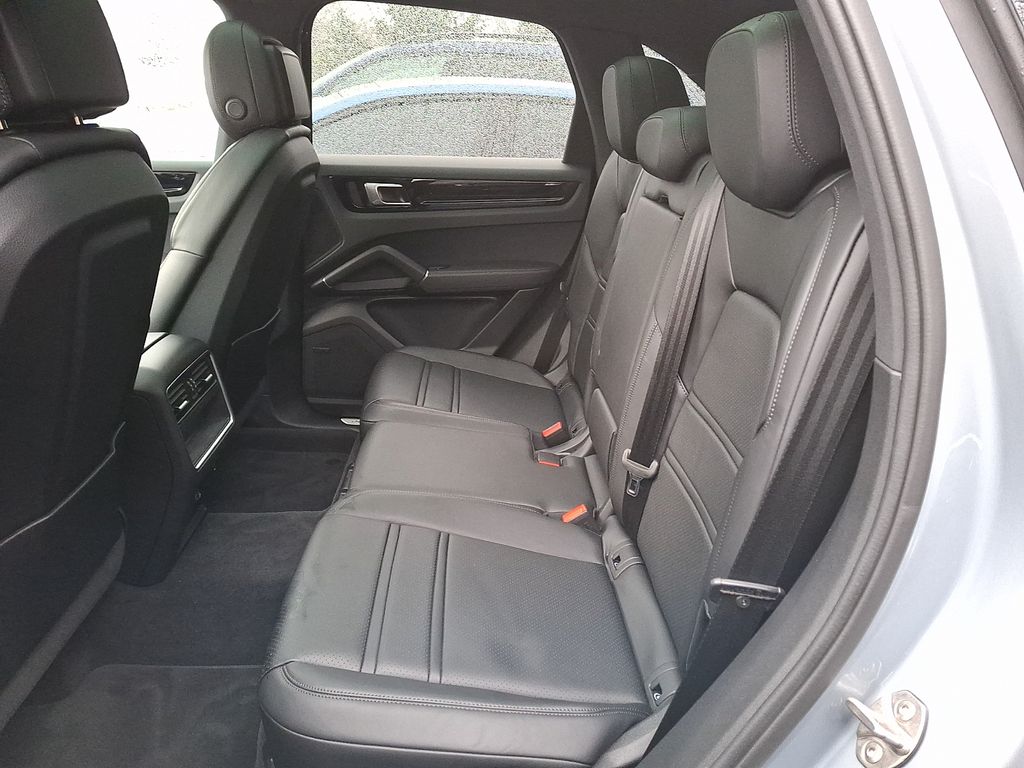 Thumbnail: 2023 Porsche Cayenne - 7