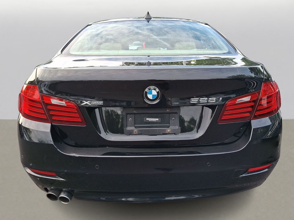 Thumbnail: 2015 BMW 5 Series - 5