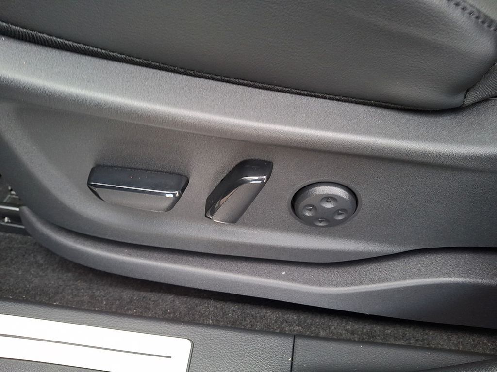 Thumbnail: 2024 Nissan Ariya - 10