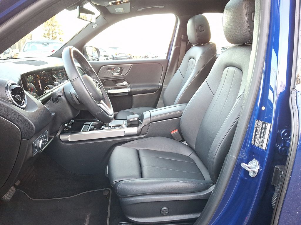 Thumbnail: 2021 Mercedes-Benz GLB - 10