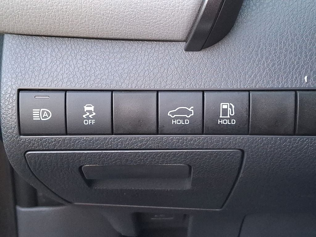 Thumbnail: 2021 Toyota Camry - 23