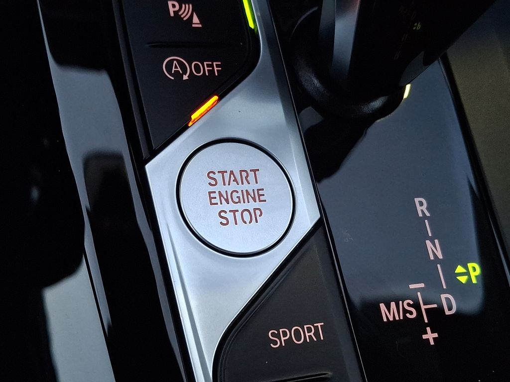 Thumbnail: 2023 BMW X4 - 18