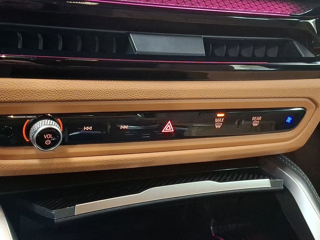 Thumbnail: 2025 BMW i4 - 14