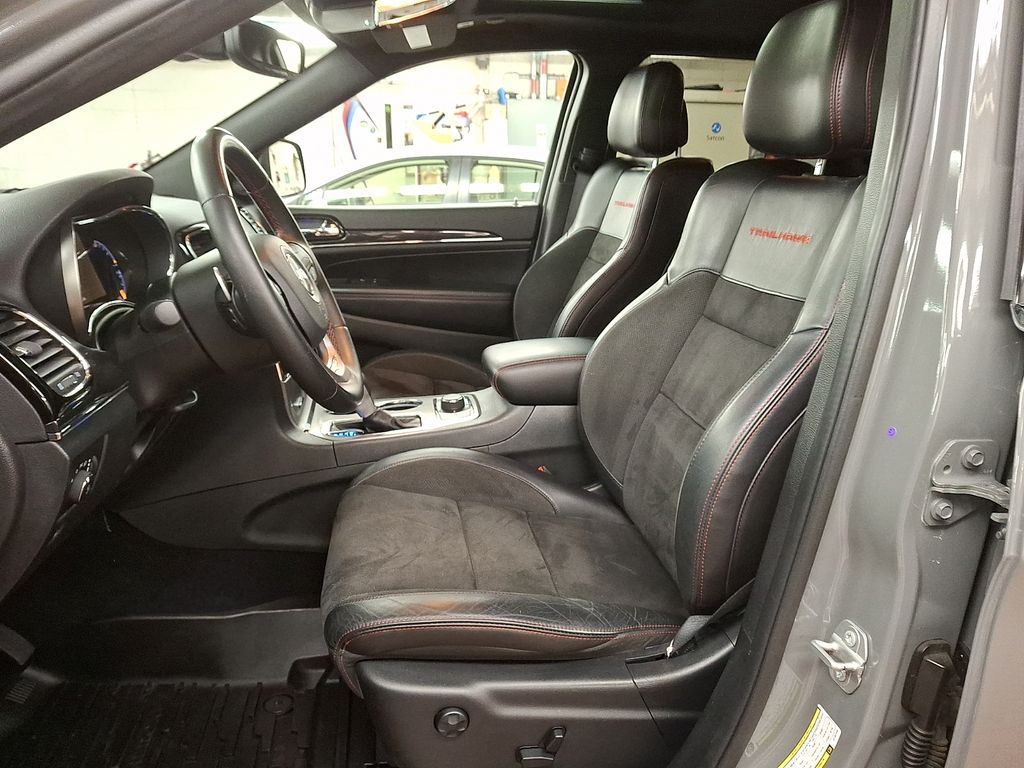 Thumbnail: 2020 Jeep Grand Cherokee - 9