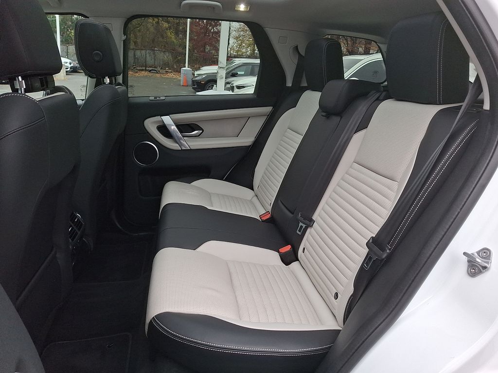 Thumbnail: 2023 Land Rover Discovery Sport - 7